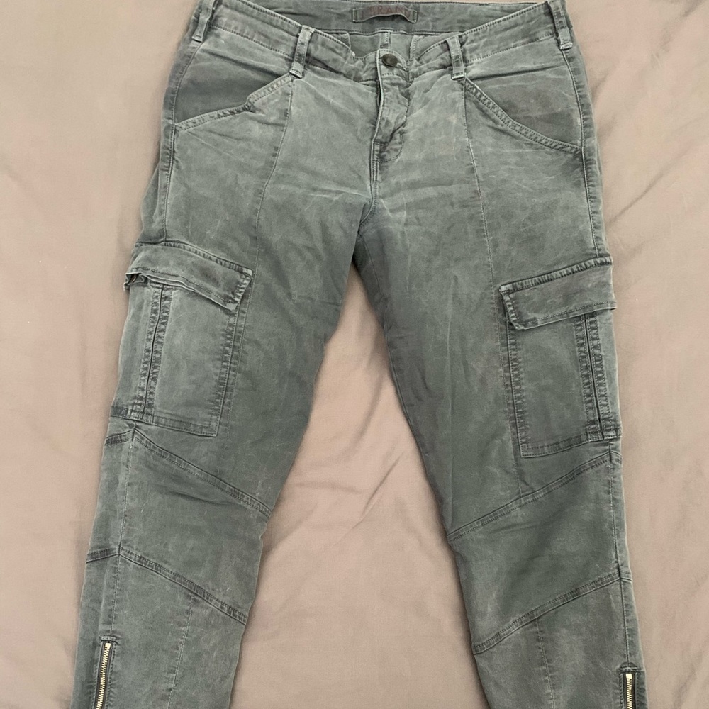 Stretch cargo pants great fit